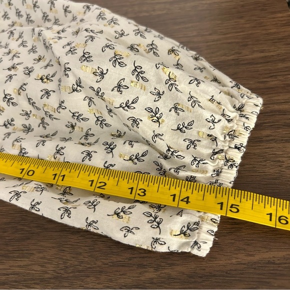 ❤️Old navy Floral Cream Women's Top M - Picture 9 of 10